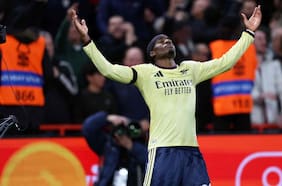 Arsenal sufre más de la cuenta para vencer a Nottingham Forest y seguir como escolta en la Premier League