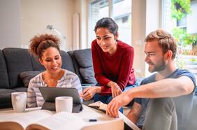 Más de 4.200 estudiantes y docentes de educación superior han participado del programa de Becas de Movilidad internacional de Santander