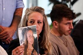 Madre de joven de ascendencia chilena secuestrada por Hamas en Israel: “Mi hija es una leona, pido al mundo que me la traigan de vuelta”