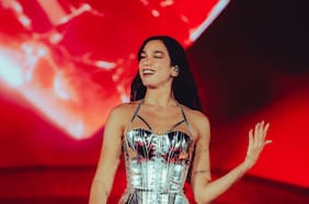Un show de alto nivel: Dua Lipa remece a Chile cantando Tu falta de querer en el Estadio Nacional