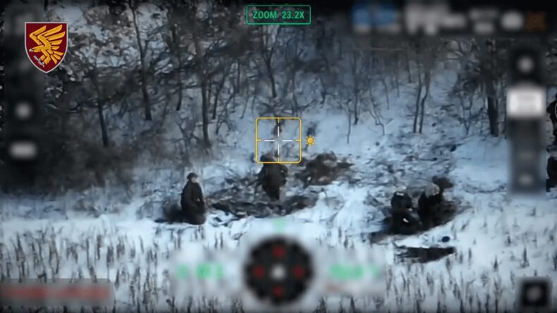 “Uno debe actuar como carnada para atraer al dron”: el detalle de las horribles tácticas de batalla reveladas por un soldado norcoreano muerto