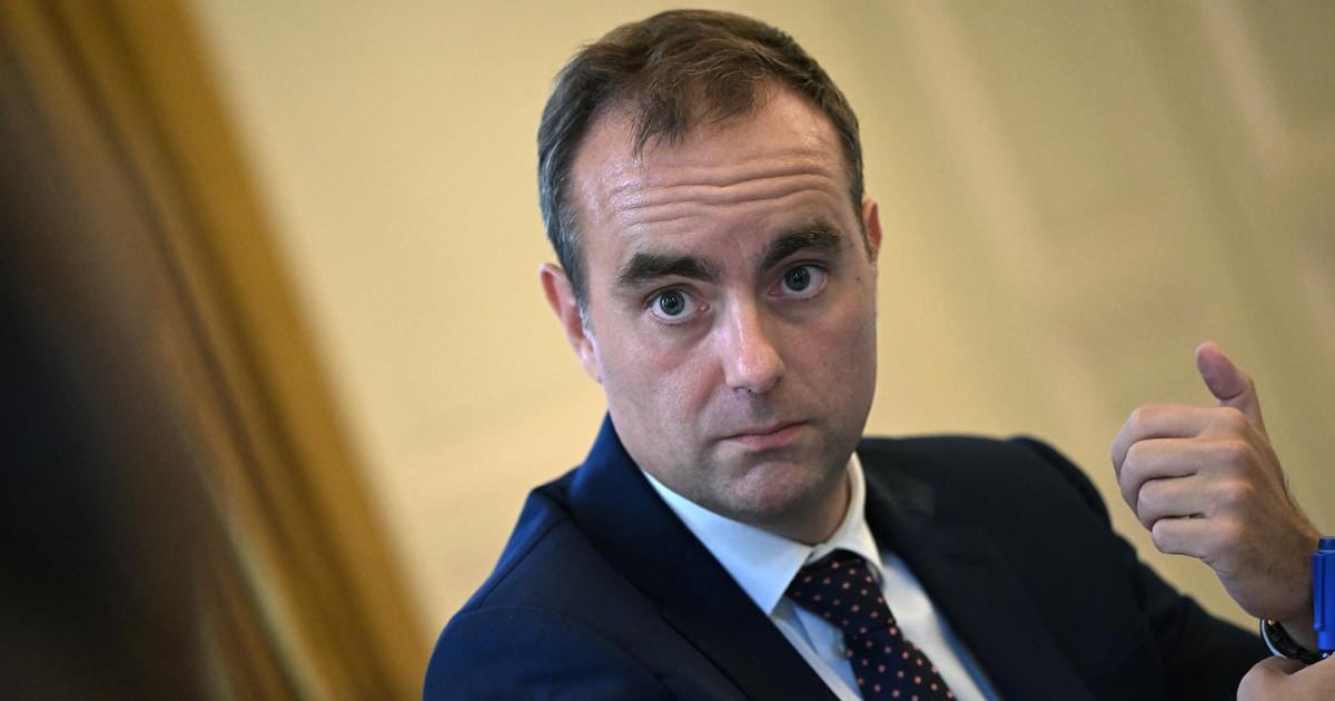 El primer ministro francés supera dos mociones de censura