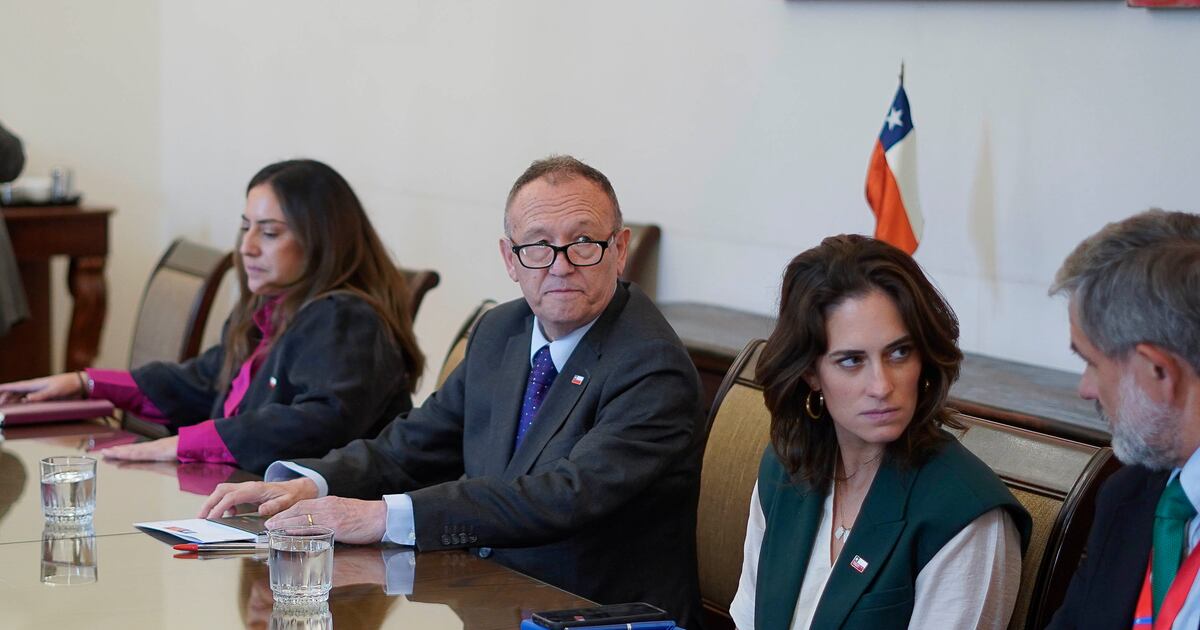 Kast Desata Tormenta en el Congreso: ¿Grietas en su Propio Gobierno?