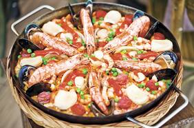 Cuatro consejos para hacer una paella en casa