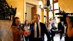 Francia: Tormenta política por un informe parlamentario que arremete contra los medios públicos