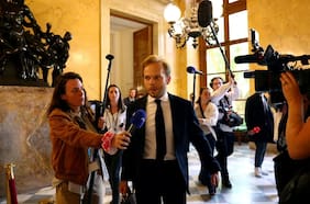 Francia: Tormenta política por un informe parlamentario que arremete contra los medios públicos