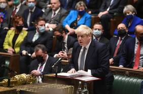 “La fiesta ha terminado, primer ministro”: disculpas de Boris Johnson no calman presión por su renuncia