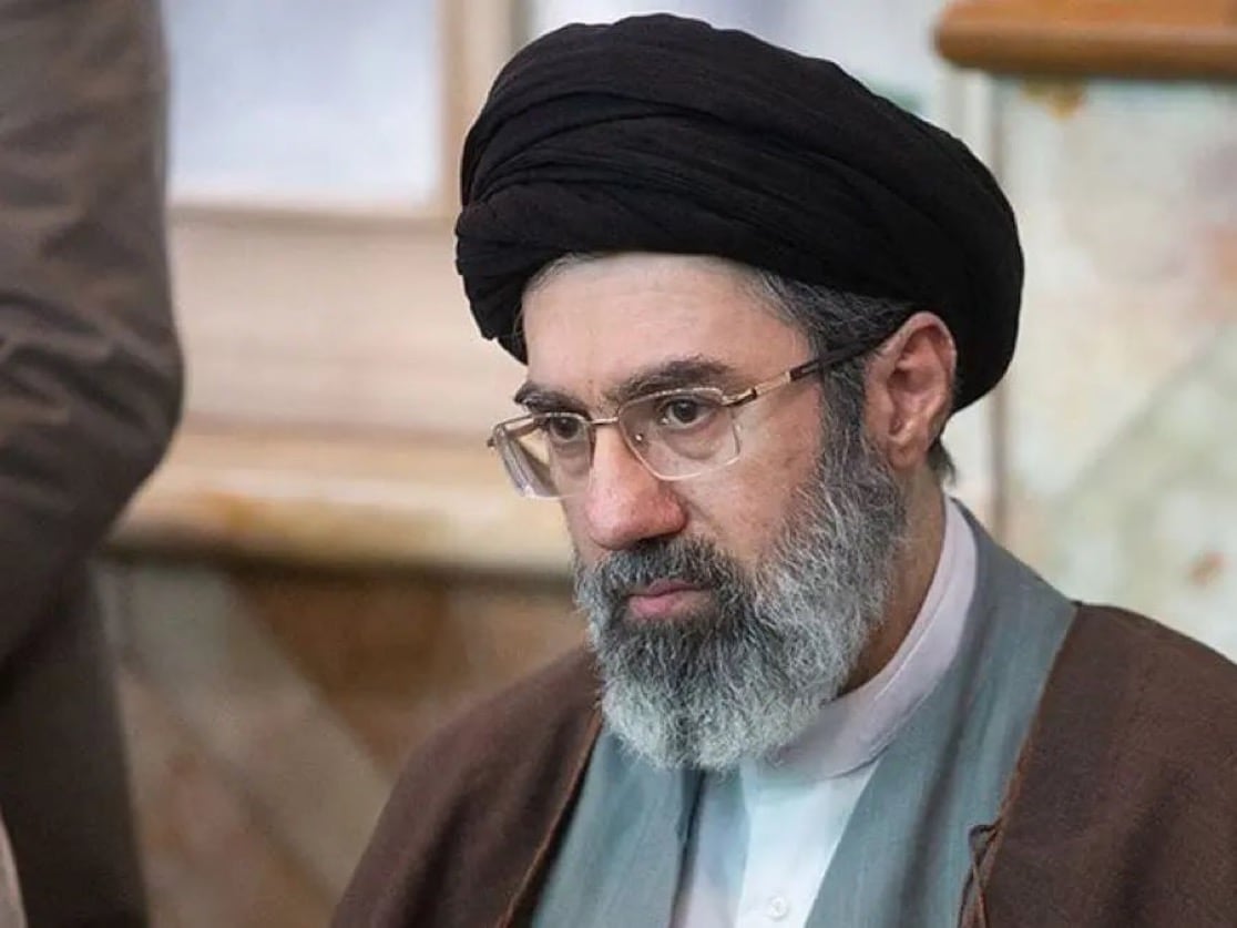 Líder supremo de Irán afirma que venganza por la muerte de Alí Jamenei es “inevitable”