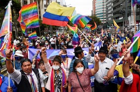 Poderes de Ecuador piden “transparencia” en disputado escrutinio presidencial