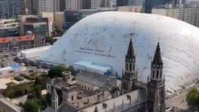 China implementó cúpula inflable sobre una obra en construcción para aislar el ruido
