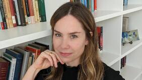 Anastasia Berg, filósofa: “La gente se exige mucho para decidir tener un hijo”