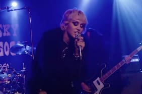 Miley Cyrus reversiona “Zombie” de Cranberries en el mítico Whisky A Go-Go