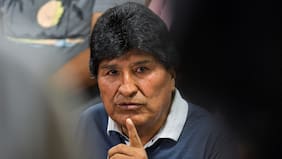 Evo Morales vota en elecciones subnacionales y acusa falta de democracia en Bolivia