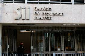 Las últimas querellas de Frigolett en el SII: contra el dueño de una frutícola y la gerenta general de Joyería Mosso