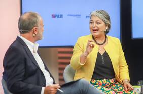 El tenso cruce de opiniones entre la ministra Jeannette Jara y Bernardo Larraín Matte