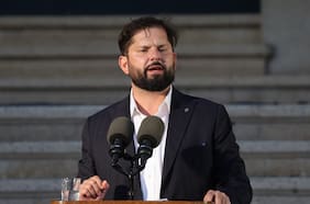 Con llamado a estudiantes a “recuperar la Fech”: Boric participa en inauguración de nuevas obras en la Facultad de Derecho de la U. de Chile