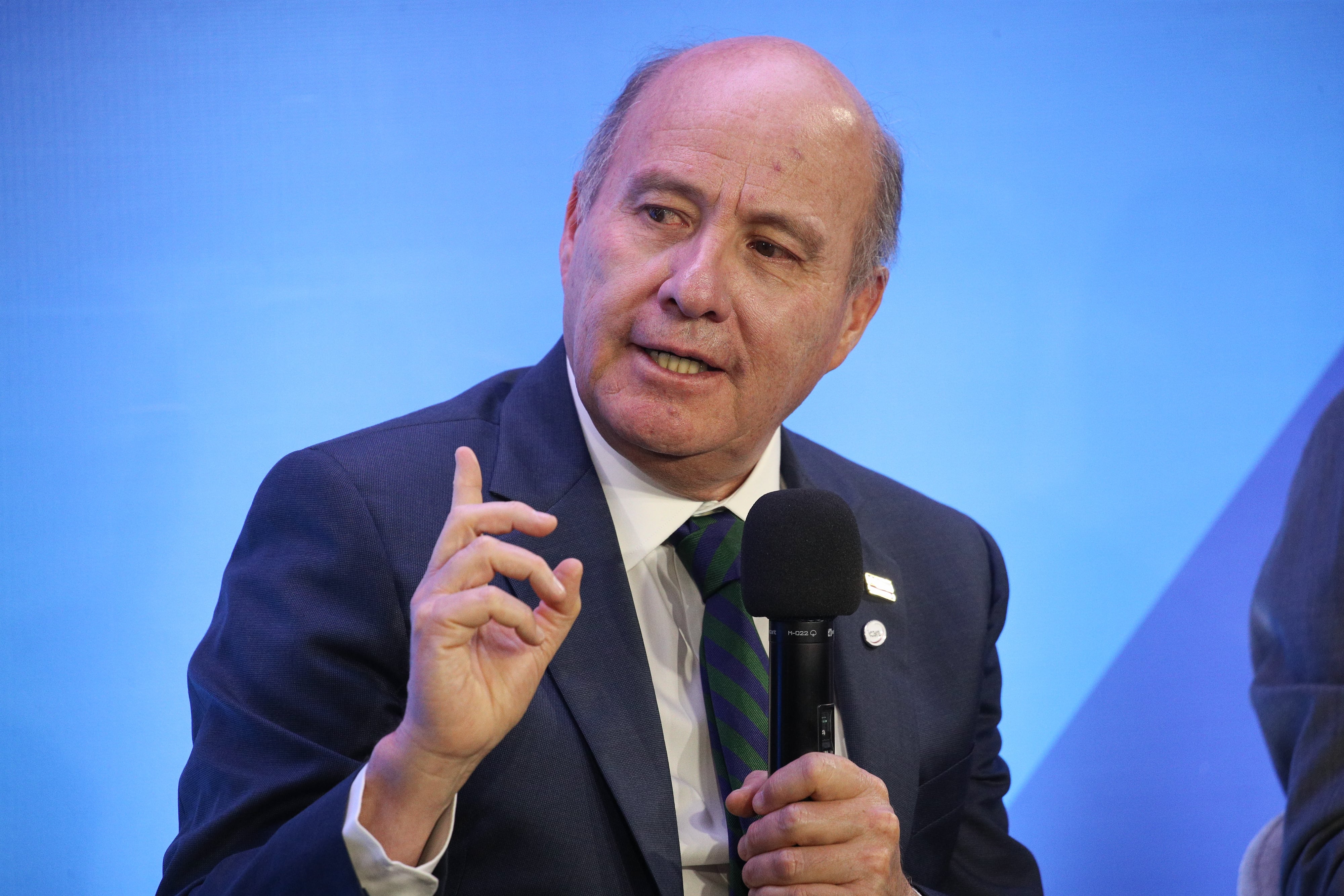 Cónclave en Cerro Castillo: Quiroz adelanta que crédito tributario a empleo beneficiará a 4,8 millones de trabajadores