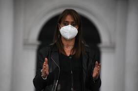 El enredo imposible de la UDI de JVR, tironeada entre Lavín y Longueira