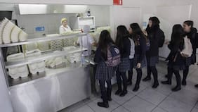 El contraataque de la empresa acusada por Junaeb de pagos irregulares: pide inhabilidad de su director por parcialidad
