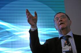 El cuántico Nobel, Serge Haroche: “Los científicos de hoy tienden a exagerar sus investigaciones”