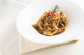 Pasta hecha en casa con salsa "falsa"