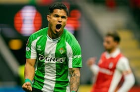 La insólita pelea entre Abde y Cucho Hernández antes del penal del empate de Betis ante Braga en la Europa League