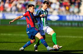 Objetivo cumplido: Betis vence por la mínima en Huesca y avanza a los octavos de la Copa del Rey