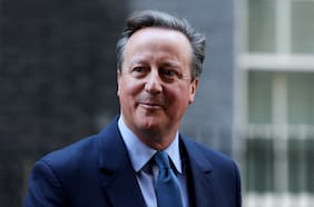 Reino Unido: Cameron asumirá en Exteriores y reemplazan a ministra de Interior tras polémica por criticar a la policía