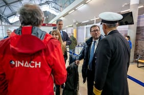 Canciller Pérez Mackenna inicia gira en Punta Arenas y releva el rol de Magallanes como puerta de entrada a la Antártica