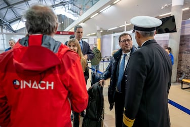 Canciller Pérez Mackenna inicia gira en Punta Arenas y releva el rol de Magallanes como puerta de entrada a la Antártica