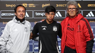 La nueva joya de Colo Colo firma su primer contrato como profesional: “Era lo que soñaba de pequeño”