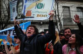 Eduardo Eurnekian, el millonario que respalda a Milei pero critica sus palabras contra el Papa y la dolarización