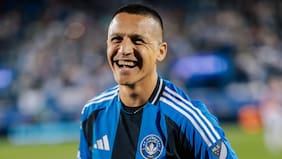Pasillo de bienvenida y mucha cercanía con Thomas Gillier: así fue el primer entrenamiento de Alexis Sánchez en el Montreal