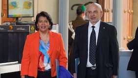 Senadores de oposición se reúnen con ministros García y Quiroz en medio de choque por el plan de reconstrucción de Kast