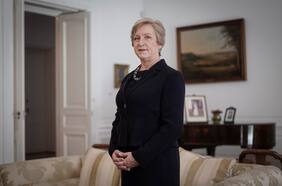 Louise de Sousa, embajadora británica: “No hemos visto suficientes avances como para estar seguros de que seremos capaces de llegar a cero emisiones netas de CO2 en 2050″