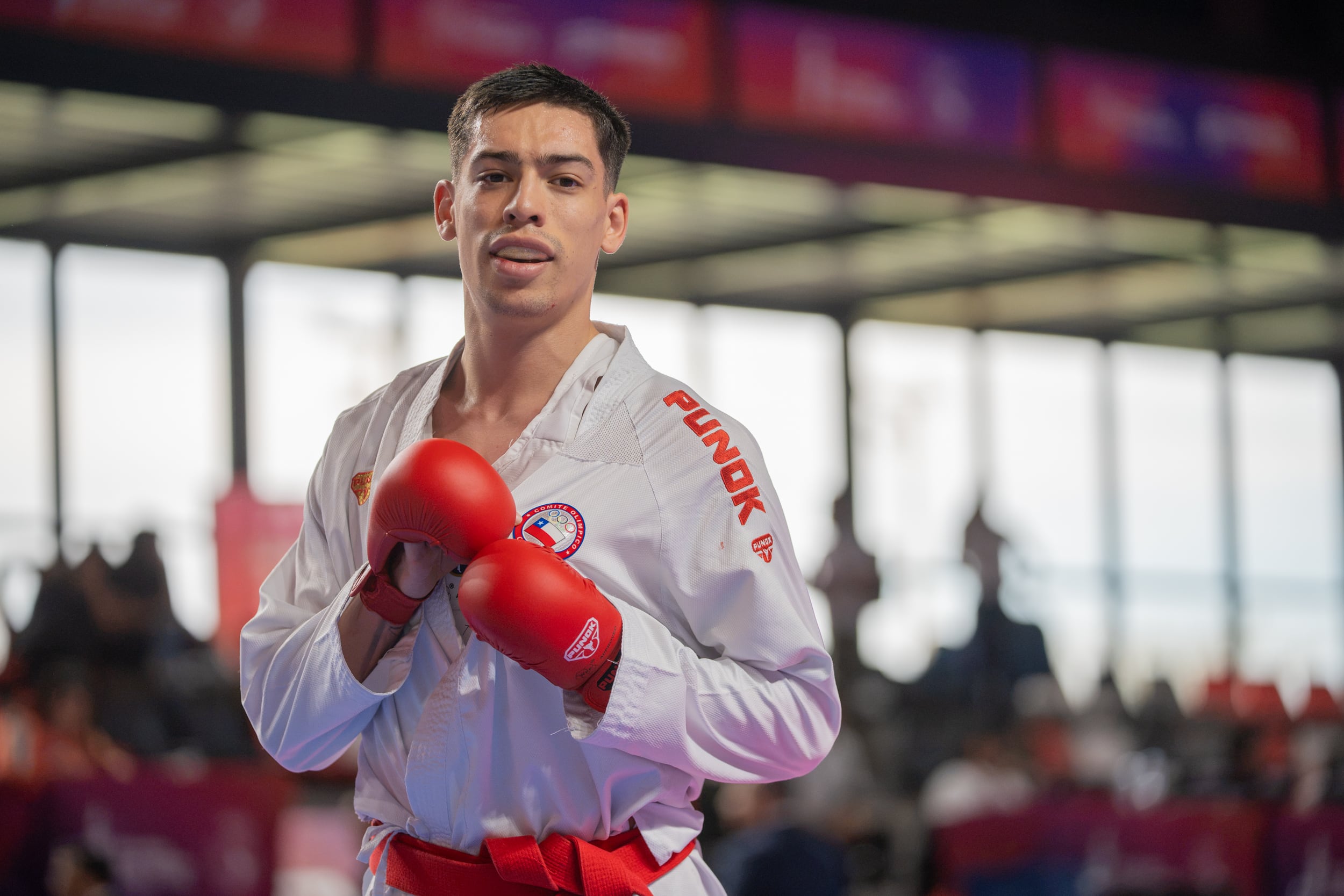 El karateca Tomás Freire sumó el segundo oro del día para el karate en Santa Fe. Foto: Santiago Bahamonde/Team Chile.
