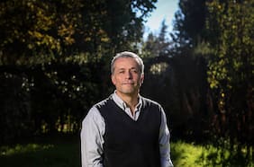 La columna de Óscar Landerretche: “Monos peludos… y de poto colorado”