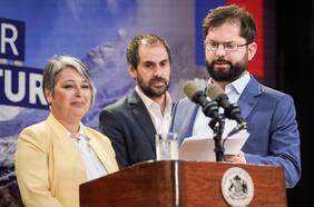 Impasse con Crispi y tensión por pensiones: las razones de Boric para echar pie atrás en nombramiento de Jara en la vocería