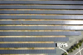 Firma española anuncia su desembarco en Chile con cuatro proyectos renovables por US$450 millones