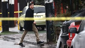 Sujeto que baleó a carabineros en Lo Espejo usó arma automática o similar e investigación apunta a que escapó en bus