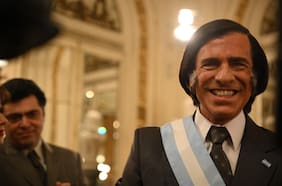 Así es Menem, la desenfadada serie sobre el expresidente argentino