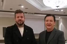 “Hay conversaciones serias para incorporarlo”: las gestiones de Kaiser para fichar a exasesor de Bukele en su campaña