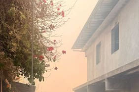 Llaman a evacuar población en Arturo Prat con O’Higgins en Camiña, región de Tarapacá, por incendio forestal