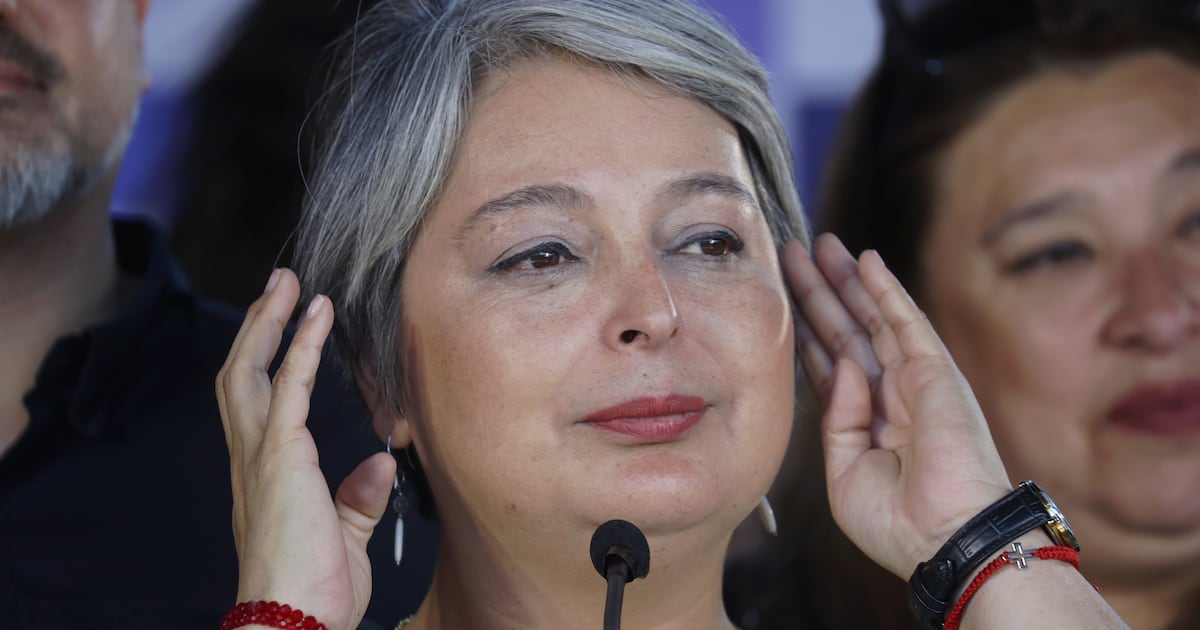 Retraso en programa de Jeannette Jara: un síntoma de fracturas internas en el oficialismo