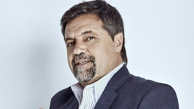 “El tumor sigue creciendo”: el preocupante diagnóstico que retiró a Caruso Lombardi del fútbol