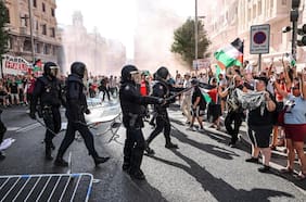 Pedro Sánchez pide expulsar a Israel de toda competición deportiva y canciller Saar lo acusa de “antisemita” y “mentiroso”