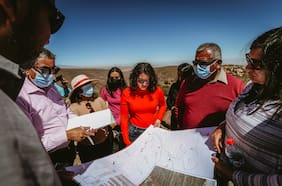 Chusmiza-Usmagama: la remota comunidad aymara que secó una embotelladora y que Boric prometió reparar