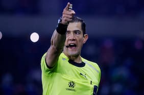 Cruzeiro se queda con 10: revisa la expulsión de Keny Arroyo en el duelo ante la UC por la Copa Libertadores