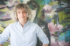 José Ignacio Valenzuela firma acuerdo exclusivo con Netflix por tres años