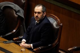 Cámara de Diputados aprueba acusación constitucional contra Grau y será en el Senado donde se definirá su futuro
